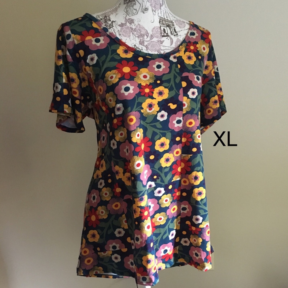 XL LuLaRoe Classic T